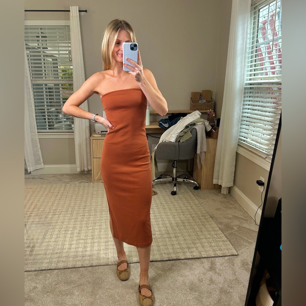 Old Navy Strapless Ribbed Midi Dress in Rust Orange